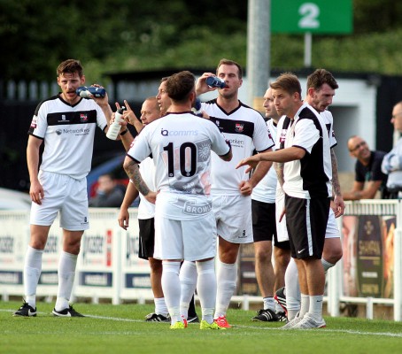 3E3B8693 - The Bromley players receive instructions