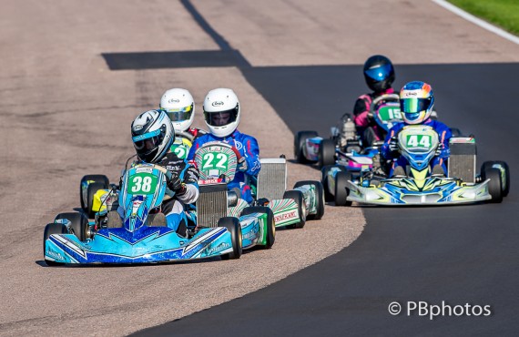 finley-cross-leads-from-the-start-in-the-junior-x30-class