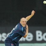 James Tredwell bowling Warks CB40 2012 low res 1 AI9X9273