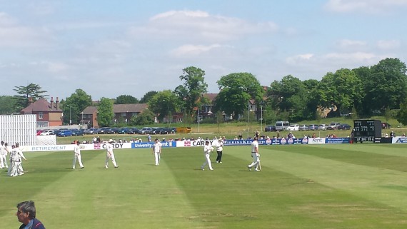 Kent End Surrey First Innings