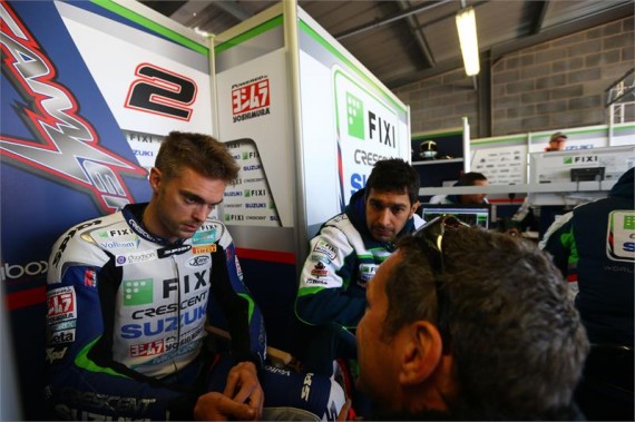 Leon Camier gets a debrief