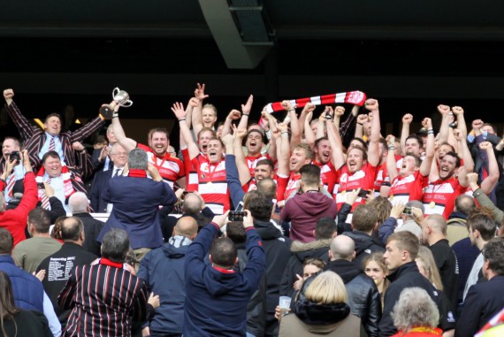 Maidstone lift the cup (1200x802)