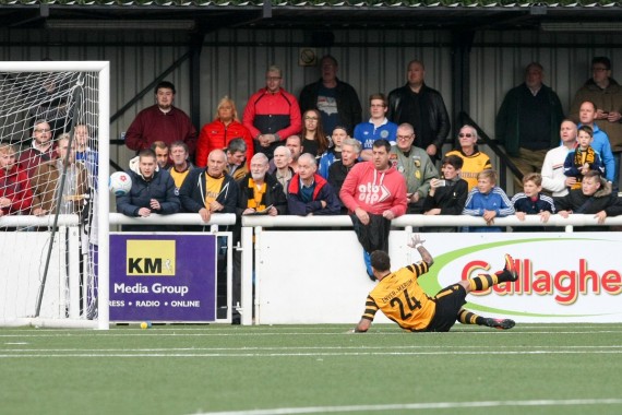 maidstone-vs-macclesfield-1-edmund-boyden