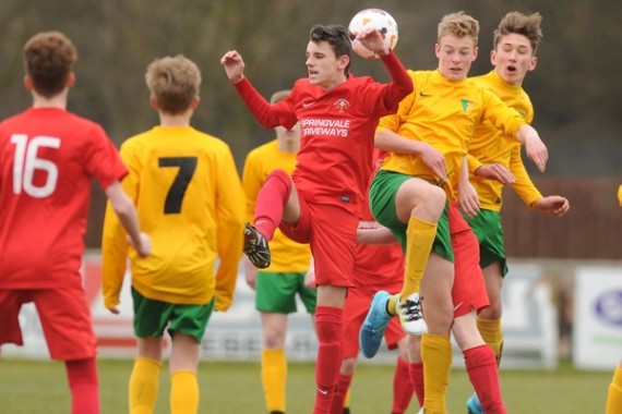 Kent FA Youths Under 15  Cup Final. Hollands & Blair FC v Holmesdale FC.